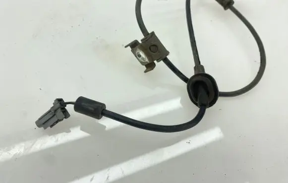 Subaru Legacy ABS brake wheel speed sensor 27540AG10