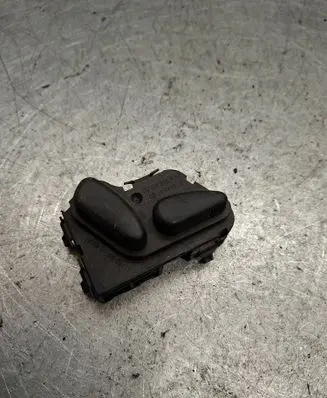 Mercedes-Benz E W210 Seat control switch 2108213751 03463810