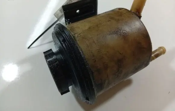 Nissan Primera Power steering fluid tank/reservoir 