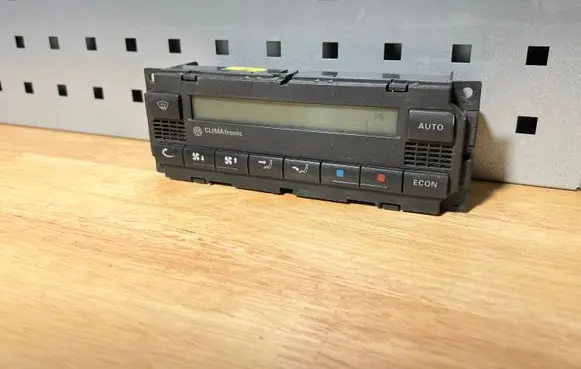 Volkswagen Golf IV Climate control unit