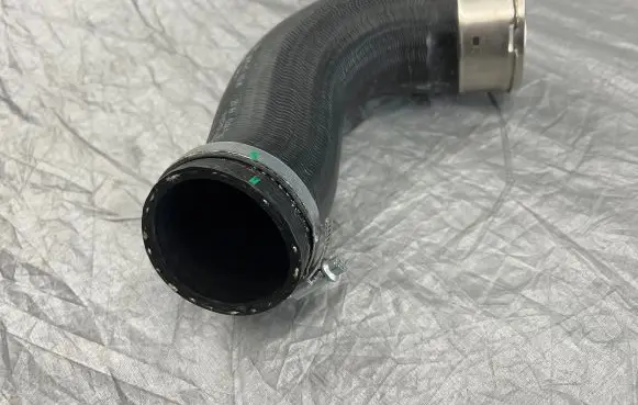 Volvo S60 Intercooler hose/pipe 31657757