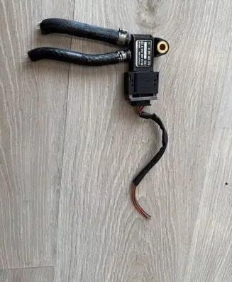 Mercedes-Benz R W251 Exhaust gas pressure sensor A6429050100 6429050100