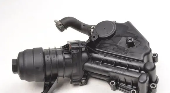 Volvo XC60 Oil filter mounting bracket 30757730