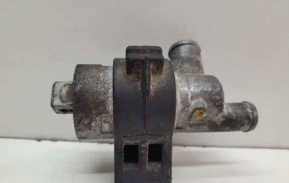 Volkswagen Golf III Idle control valve (regulator) 054133459