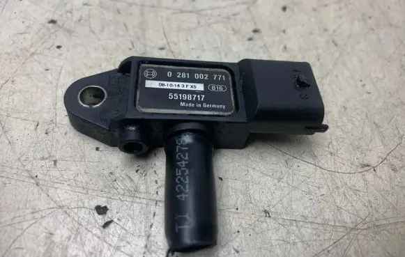 Opel Meriva A Exhaust gas pressure sensor 55198717 0281002771