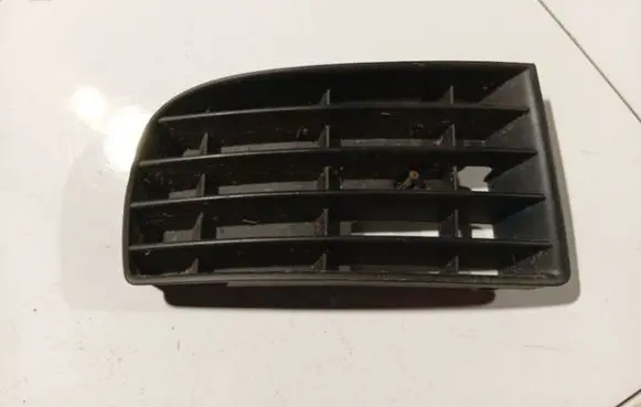 Front bumper lower grill