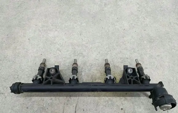 Renault Megane III Fuel main line pipe 175200037R