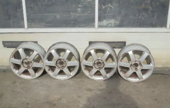 Ford Cougar R12 alloy rim 