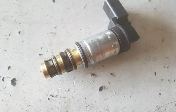 Seat Leon (1P) Camshaft vanos timing valve 