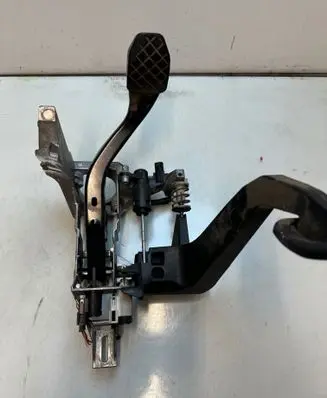 Audi A4 S4 B7 8E 8H Pedal assembly 8E1721117A