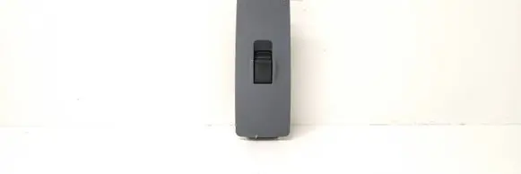 Mitsubishi Colt Electric window control switch MN141018 2374D6