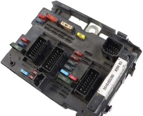 Peugeot 307 Fuse module 9646405280 22860879 BSMB3