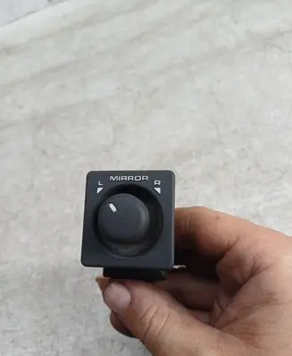 Land Rover Freelander Wing mirror switch AMR2498