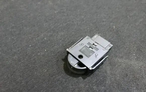 Volkswagen Golf III Headlight level height control switch 1h6941333b 04050701