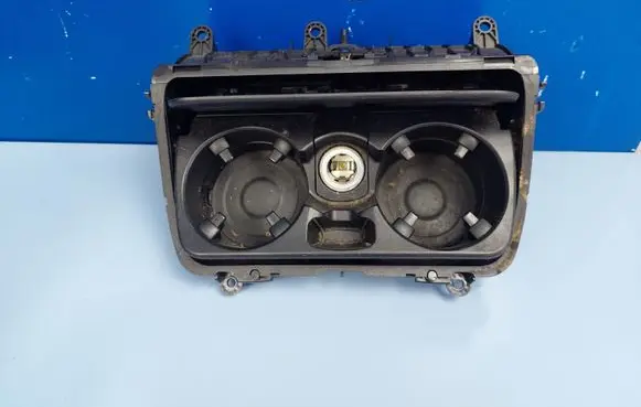 Cup holder front