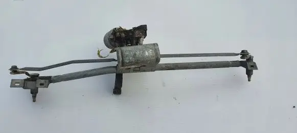 Audi A6 S6 C4 4A Front wiper linkage and motor