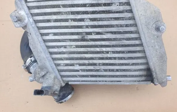 Audi Q7 4M Intercooler radiator 4E0146805G