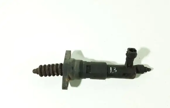 Clutch slave cylinder