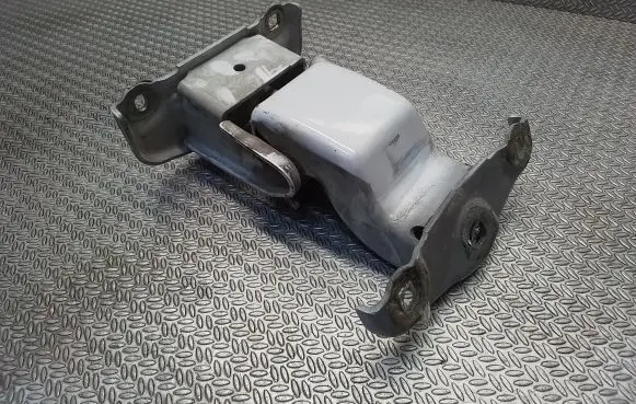 Opel Vivaro Rear door lower hinge