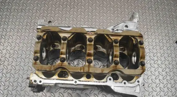 Nissan X-Trail T32 Engine block MR16DDT MR16