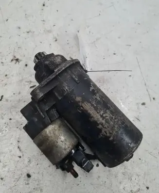 Volkswagen Golf IV Starter motor 001125012