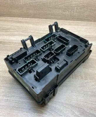 Chrysler Voyager Fuse module 05144509AB