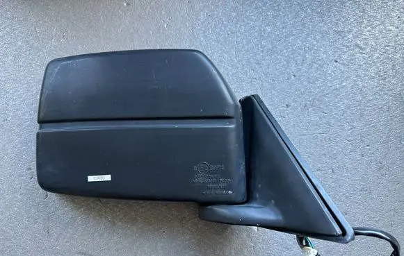 Front door electric wing mirror
