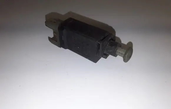 Volkswagen PASSAT B4 Brake pedal sensor switch 191945515