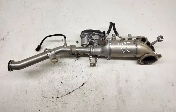 BMW 5 G30 G31 EGR valve cooler 8574815 BMN346299A