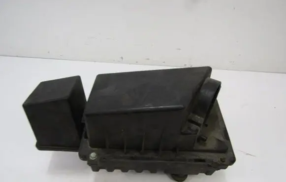 Ford Focus C-MAX Air filter box 