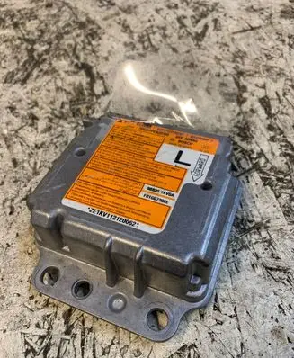 Nissan Juke I F15 Airbag control unit/module 988201kv0a