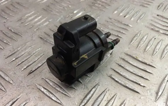 BMW X3 G01 Vacuum valve 8570591