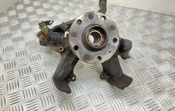 Front wheel hub