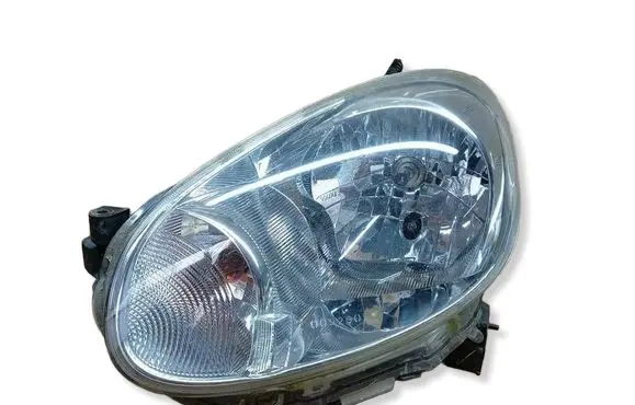 Nissan Micra Headlight/headlamp 260601HA0A 90000509 03102011
