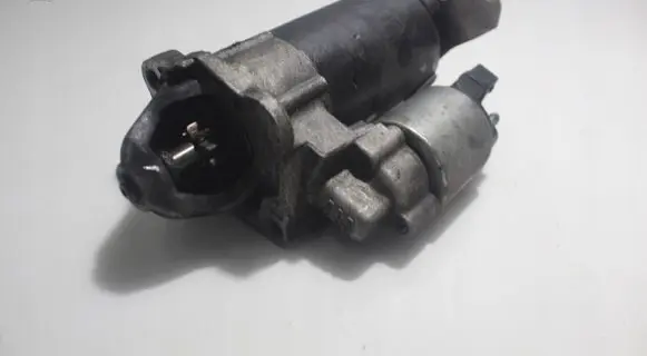 Audi A4 S4 B5 8D Starter motor 0001107068