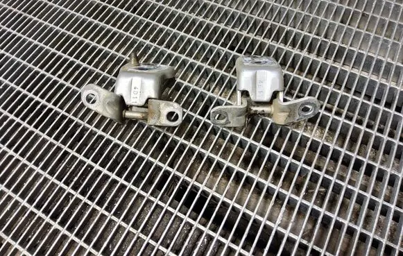 Ford Ranger Front door hinge set AB39-2122811-AA