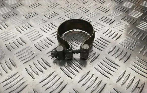Mercedes-Benz C W204 Muffler pipe connector clamp A0004901441