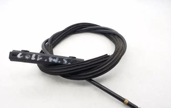 Volkswagen Golf Plus Engine bonnet/hood lock release cable 5M0823535