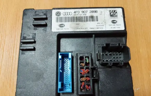 Audi Q7 4L Comfort/convenience module 4F0907289B