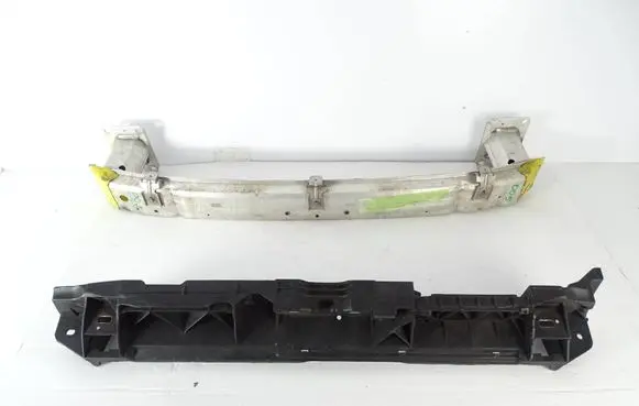 Peugeot 308 Front bumper support beam 981749088001 981660398003