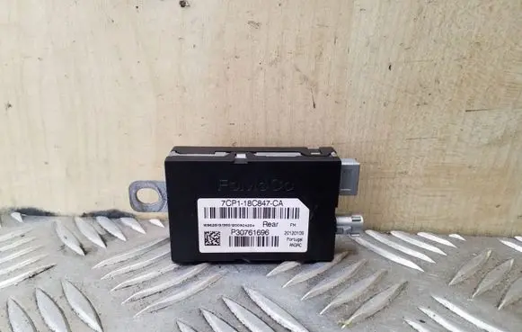 Ford Focus Aerial antenna amplifier 7CP118C847CA