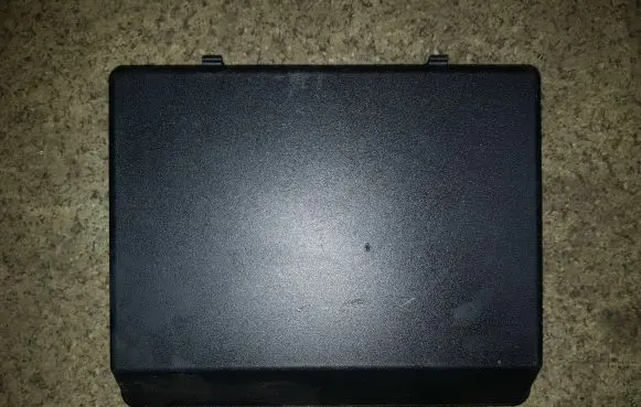 BMW 5 E34 Fuse box cover 61131374029