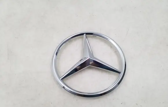 Mercedes-Benz GLA W156 X156 Manufacturer badge logo/emblem A0008171001