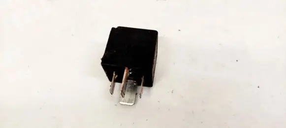 Skoda Fabia Mk1 (6Y) Other relay 7M0951253A V23136J6X45