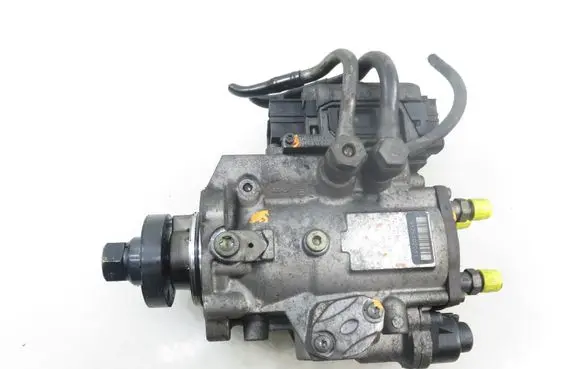 Opel Vectra C Fuel injection high pressure pump 0281010717 0470504215 55351757