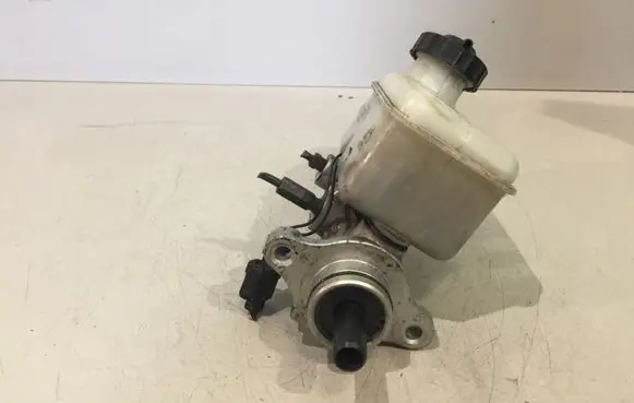 KIA Sorento Master brake cylinder