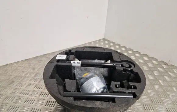 Renault Clio IV Tool box 997502475R 14032233