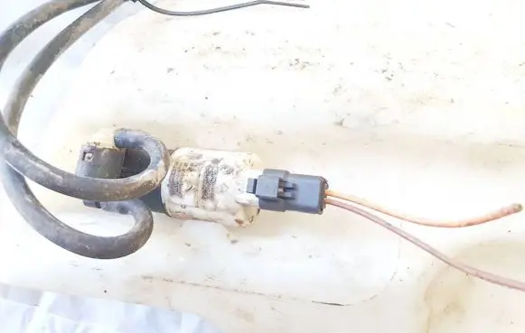 Renault Scenic II - Grand scenic II Windscreen/windshield washer pump 8200067015 8200299685