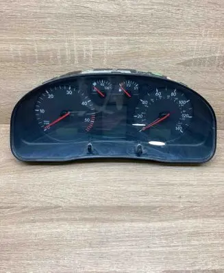 Volkswagen PASSAT B5 Speedometer (instrument cluster) 3B0919931A 110008794 MPH