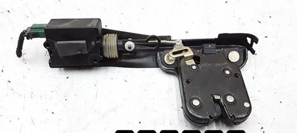 Audi TT Mk1 Tailgate/trunk/boot lock/catch/latch 8N0827505